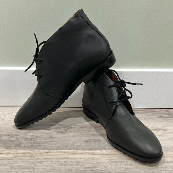Liz Claiborne Chukka Boot Leather Laced Ankle Bootie Shoes Brazil Size 10 - Picture 1 of 9